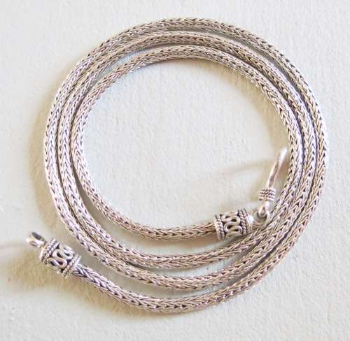 **IN STOCK!!**BEAUTIFUL AND HEAVY SOLID STERLING SILVER 925 FROM BALI NECKLACE