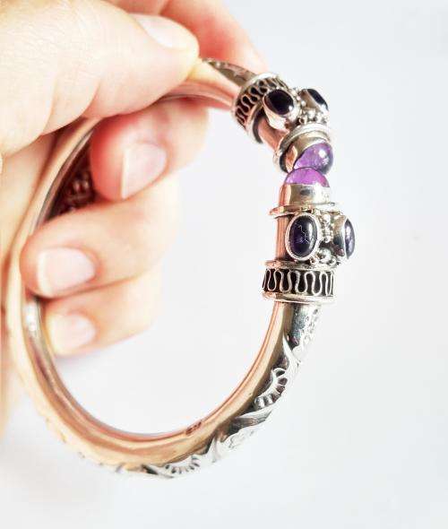 ***IN STOCK***925 STERLING SILVER AMETHYST BANGLE HANDMADE IN MUSCAT, OMAN. HEAVY 25.1 GRAM SILVER