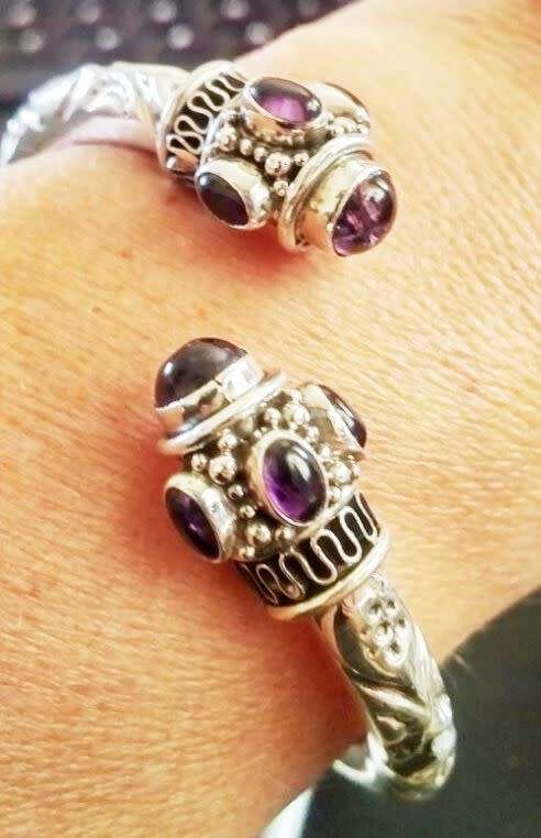 ***IN STOCK***925 STERLING SILVER AMETHYST BANGLE HANDMADE IN MUSCAT, OMAN. HEAVY 25.1 GRAM SILVER