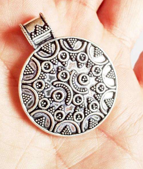 ***IN STOCK***8.8 GRAM SOLID 925 STERLING SILVER PENDANT HANDMADE IN MUSCAT, OMAN.