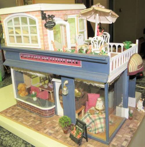 PARIS COFFEESHOP WITH ROOM ABOVE Crafty DOLLHOUSE - beautiful small dollhouse