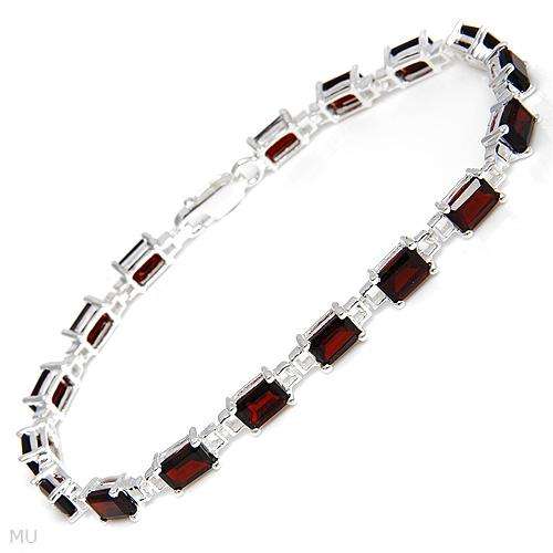 ***R9 650*** 13.60ctw Genuine Garnets Beautifully Crafted in 925 Sterling silver