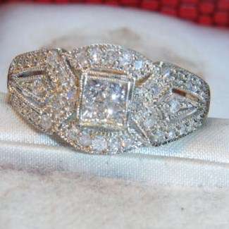 ***R18 570*** SUPERB 9CT GOLD .65 DIAMOND LADIES RING SIZE Q