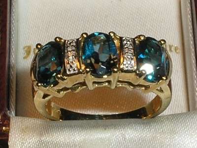 9CT GOLD BLUE TOPAZ & DIAMOND ETERNITY RING - N