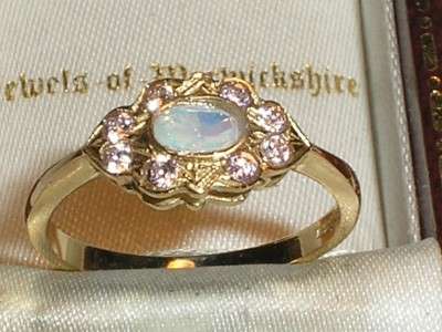 BEAUTIFUL 9CT GOLD PINK STONE & FIERY OPAL RING - O