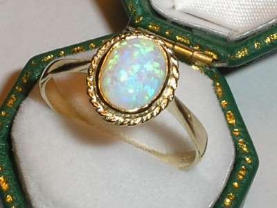 BEAUTIFUL 9CT GOLD FIERY OPAL SOLITAIRE RING - 7