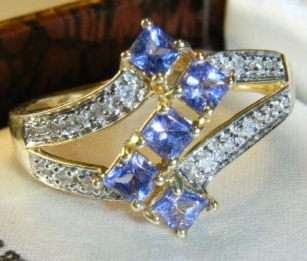 SUPERB 9CT GOLD TANZANITE & DIAMOND RING SIZE 5