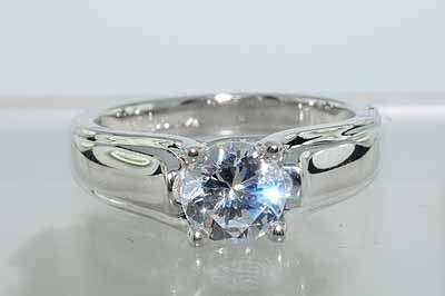 1.07CT SOLITAIRE ROUND CUT CUBIC ZIRCONIUM RING