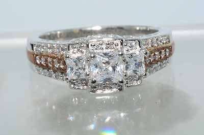 1.09CT PRINCESS & ROUND CUT CUBIC ZIRCONIUM RING
