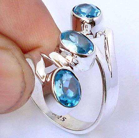 ***R1 900*** BLUE TOPAZ 925 STERLING SILVER RING