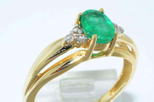 1CT 7 STONE OVAL CUT EMERALD & DIAMOND RING 10K YELLOW GOLD & SIZE 7