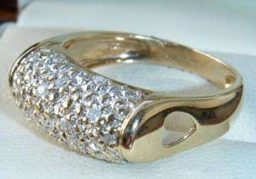 ***MONEY-BACK GUARANTEE*** A FINE 9CT YELLOW GOLD LADIES DIAMOND RING SIZE M