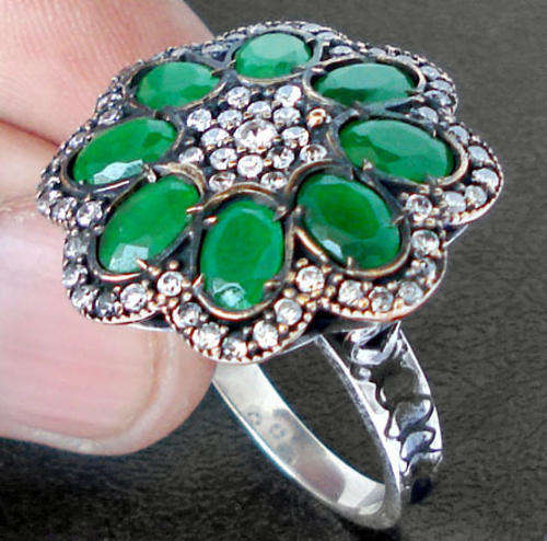 ***MONEY- BACK GUARANTEE*** size 8 1/2 TURKISH GREEN EMERALD OVAL WHITE TOPAZ 925 STERLING SILVER RI