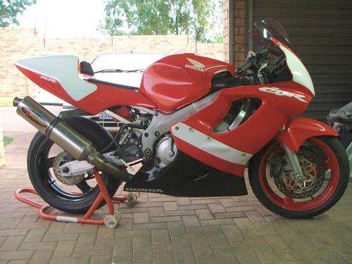 Honda CBR 600 F4