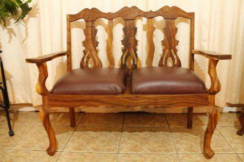 VINTAGE TWO SEAT SOLID KIAAT WOOD BENCH,VERY BEAUTIFULL AND STUNNING!!!!!!!!!!!!!!!!!