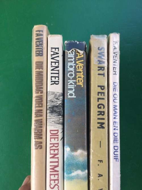 !!FA Venter Africana book lot,bid per book to take the lot!!