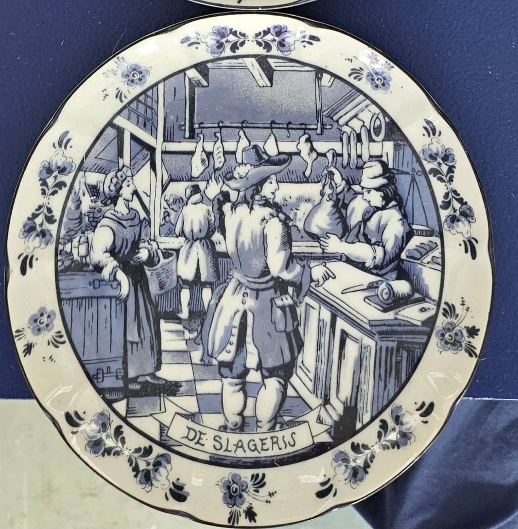 DELFT TRADITIONAL TRADESMEN PLATE - ` DE SLAGERIS `
