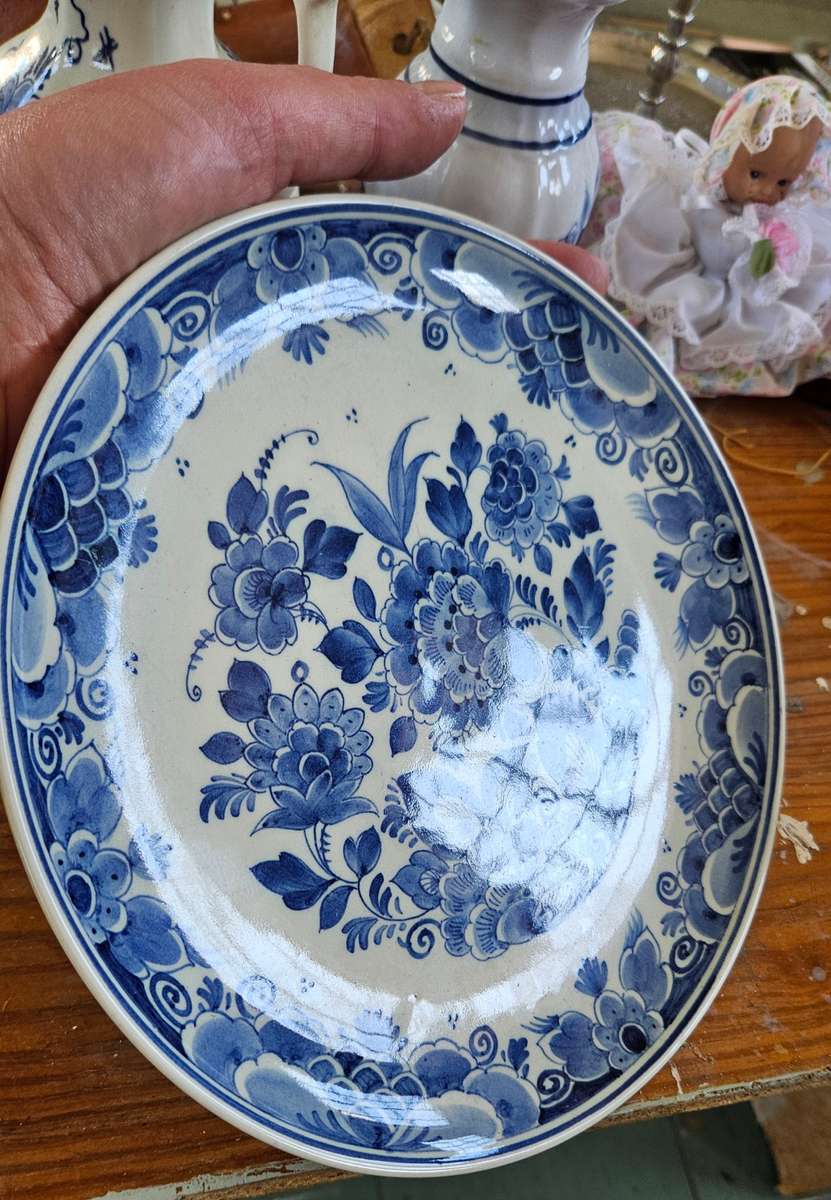 Beautiful early Vintage Delft blaauw side plate