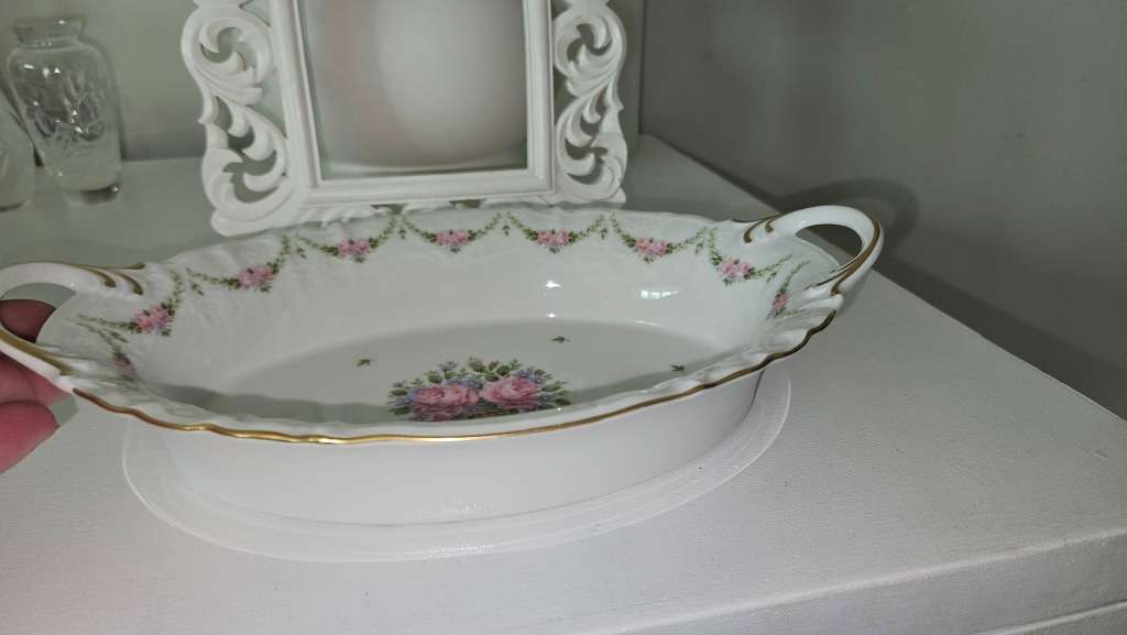 Beautiful Kaiser rose oval bowl 26cm x 16cm