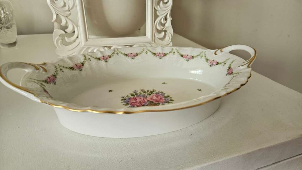 Beautiful Kaiser rose oval bowl 26cm x 16cm