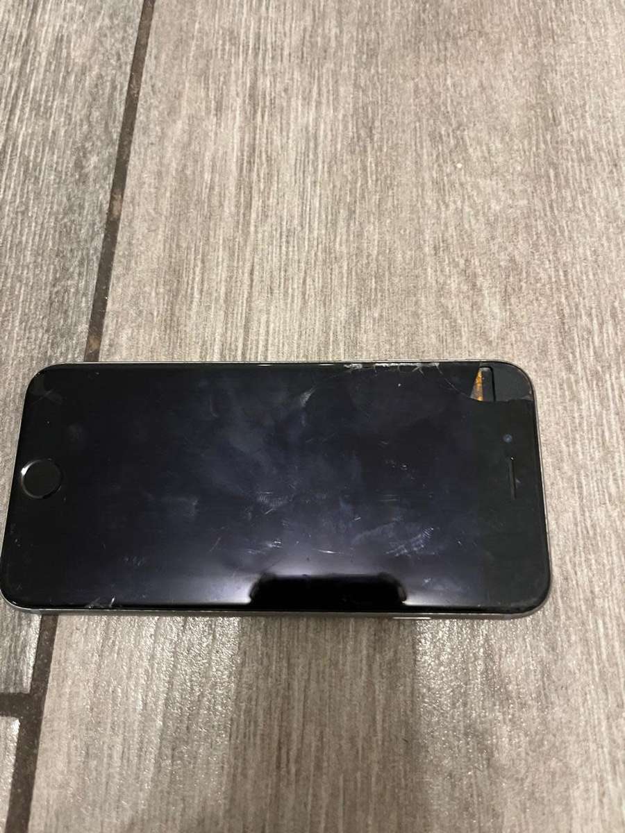 iPhone 6s - Please read description before purchasing