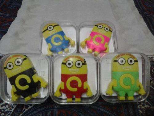 Minion MP3 Players with earphones in plastic display - No memory