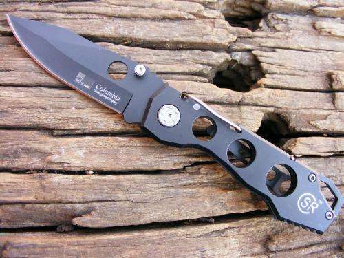 POCKET KNIFE COLUMBIA USA SABER SR - B338 BLACK STAINLESS STEEL / BELT CLIP AND POUCH