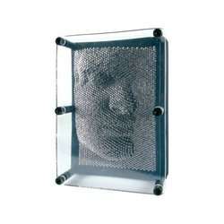3D Pin Art - Entertain your friends with this amazing item
