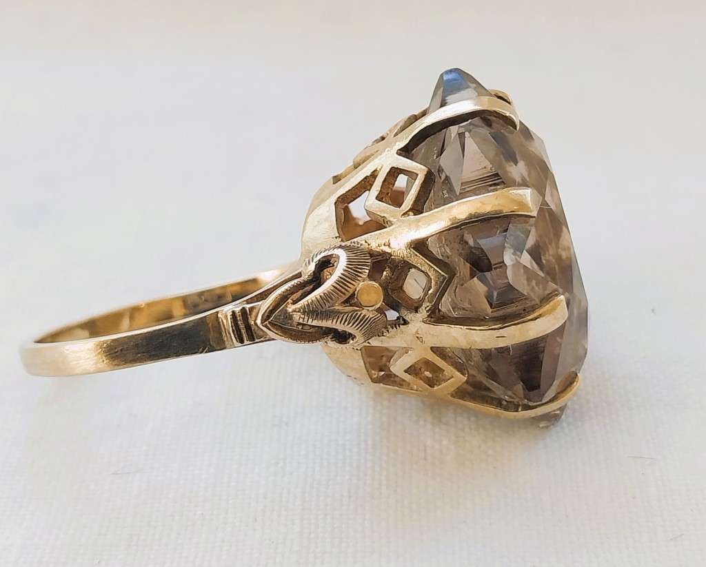 Vintage 9 CT Gold and Smokey Topaz Dress Ring