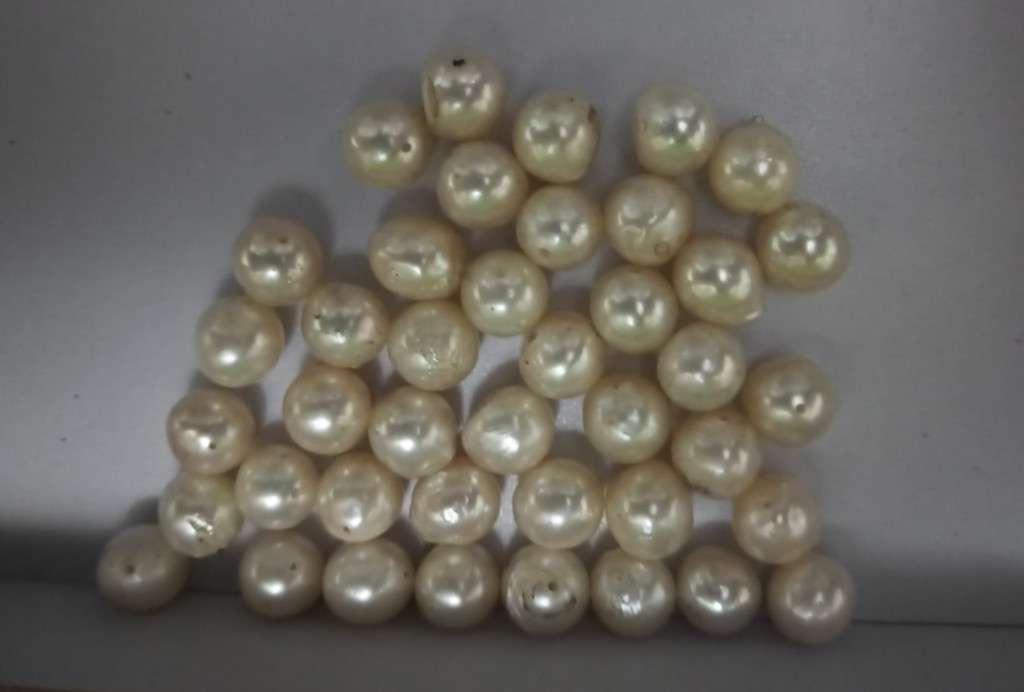 Original pearls 41 on Auction from a necklace