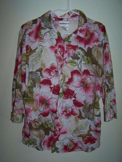 Floral top (size 16)