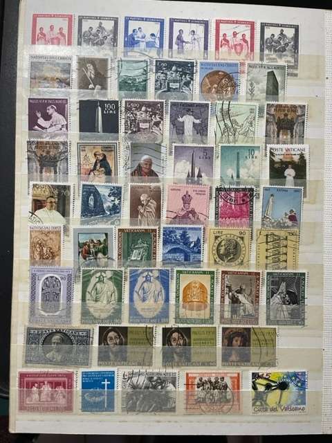 Stockbook 4 page filled with Vatican lot