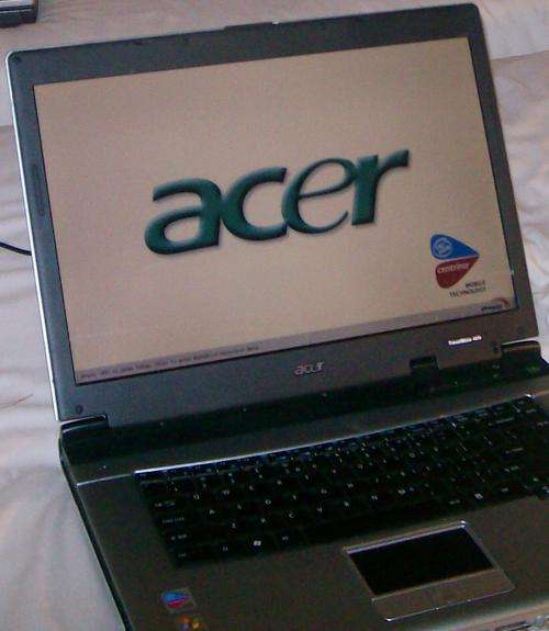 *#*ONE DAY AUCTION*#* ACER TRAVELMATE 4072WLMi LAPTOP (NEW BATTERY - 4 HOURS / GLOSSY LCD SCREEN)