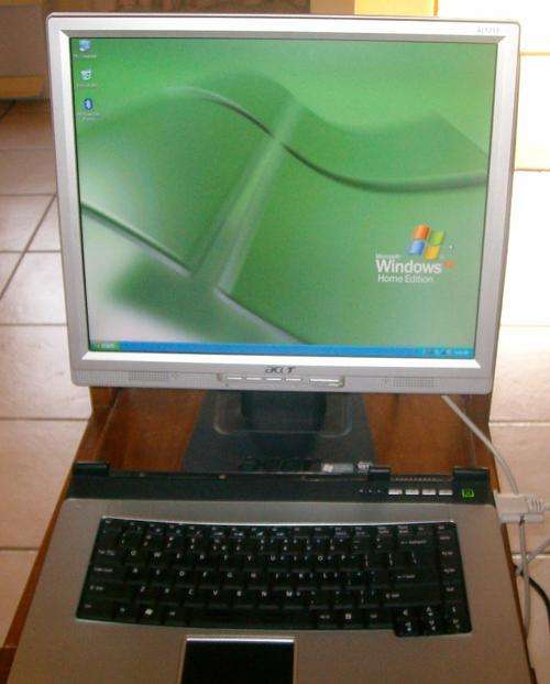 A UNIQUE ACER DESKTOP PC (LAPTOP COMBINED WITH LCD MONITOR) [3.32GHz CPU/1.0GB RAM/160GB HDD]