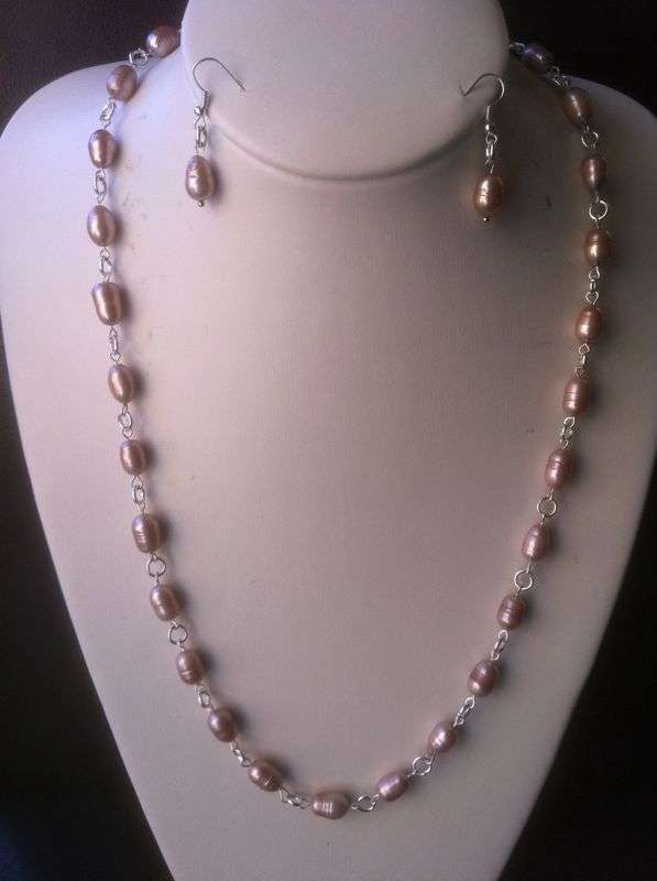 ****GENUINE FRESH WATER PEARLS**** PINK PEARLS WITH STERLING SILVER NECKLACE