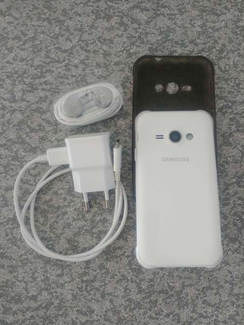 Samsung Galaxy J1 Ace Neo