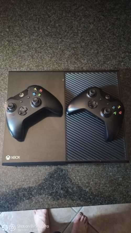 Xbox One Console - Model 1540, Excellent condition, includes 5 games and 2 controllers