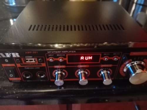 REDUCED - MUST SEE !!! SONY SPEAKERS 2nd hnd +BLUETOOTH AMPLIFIER new