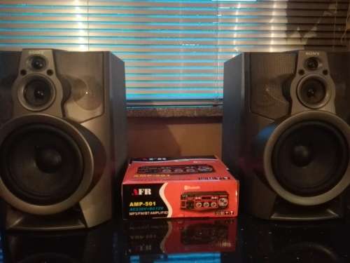 REDUCED - MUST SEE !!! SONY SPEAKERS 2nd hnd +BLUETOOTH AMPLIFIER new