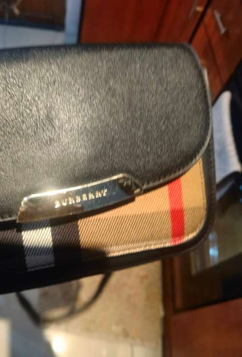 Burberry handbag in great condition