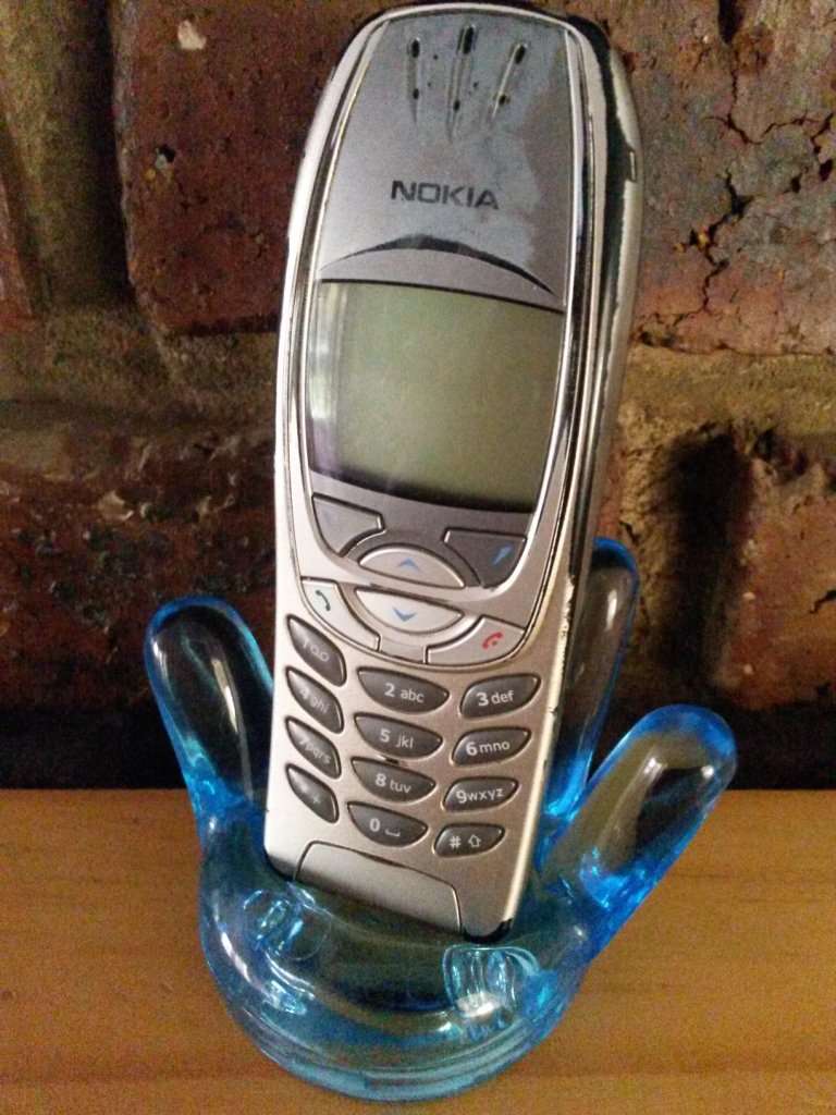 *Local Stock* Nokia 6310 *Collector's Phone* Needs new fascia.