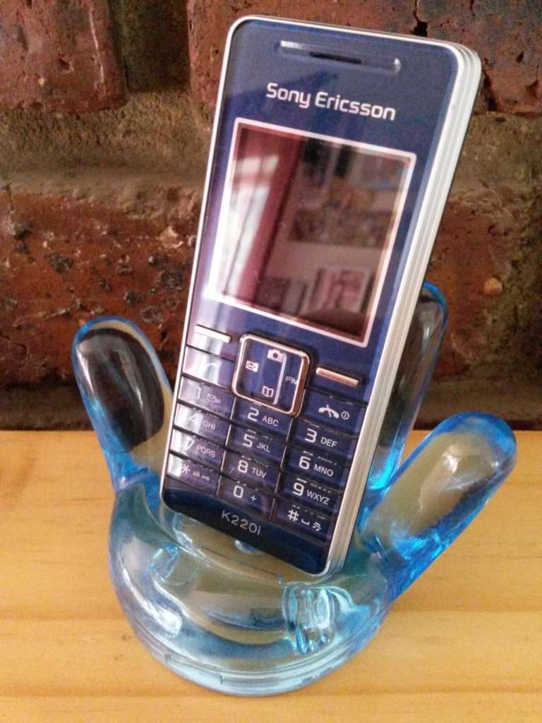 *Local Stock* Sony Ericsson K220i
