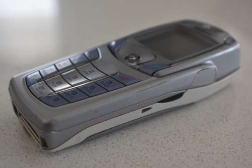 *Local Stock Private Collection Clearance Auction* Nokia 6820 2G