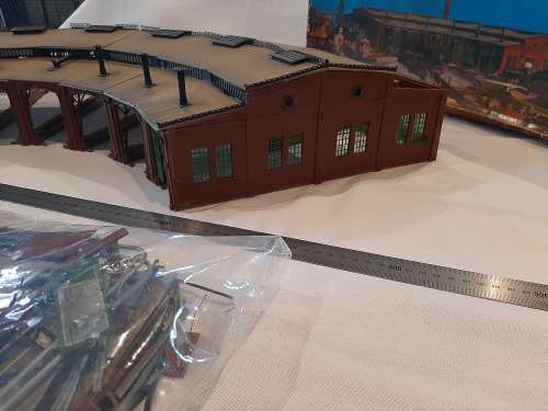 Vollmer HO 5758 construction kit of the round locomotives shed for 6 tracks