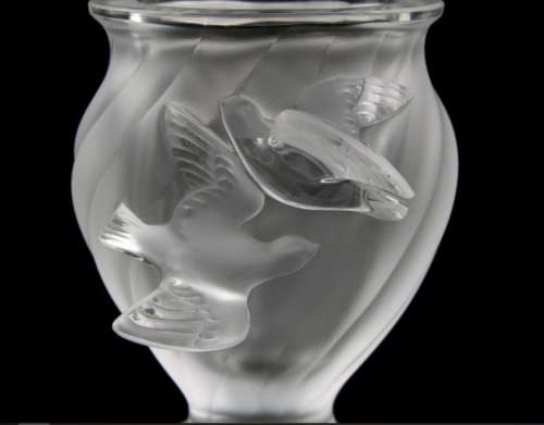 LALIQUE Birds in Flight Vase