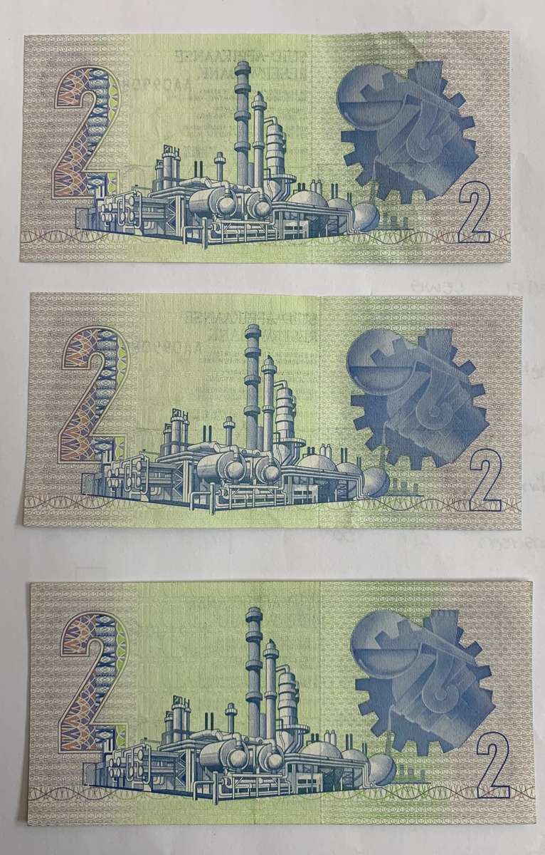 Various Collectable notes with some replacements one bid to take all 13