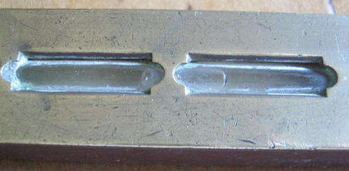 R1.00   ANTIQUE AND COLLECTABLE, PRESTON & SONS MAHOGANY AND BRASS SPIRIT LEVEL WORKING PERFECTLY.