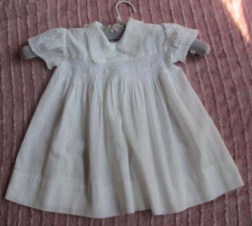 VINTAGE HAND SMOCKED BABY DRESS, TEDDY OR DOLL PERFECT !!! MADE IN ENGLAND