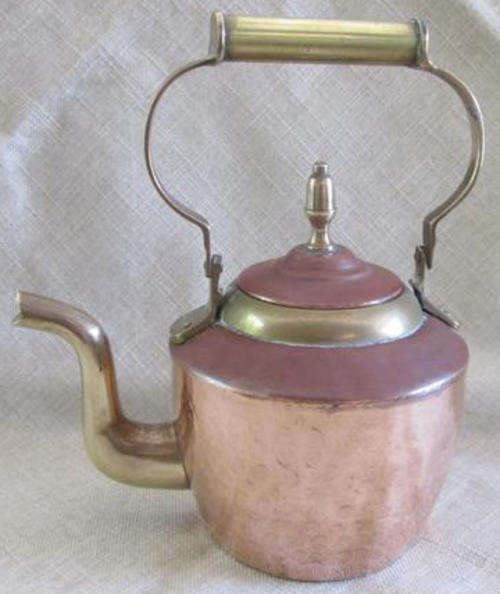 VINTAGE / ANTIQUE, HEAVY QUALITY BRASS AND COPPER KETTLE