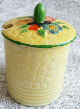 VINTAGE CROWN DEVON, ENGLAND, JAM OR SUGAR JAR WITH LID EXCELLENT CONDITION.